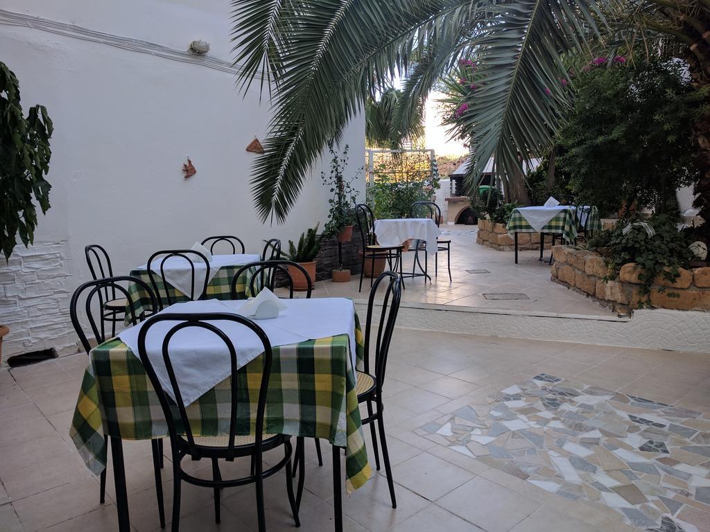 Méthana Apollon Hotel מראה חיצוני תמונה