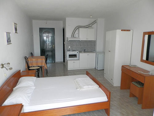 Méthana Apollon Hotel מראה חיצוני תמונה